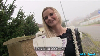 Világos Szőke tini méretes cickós kertvárosi fiatal Kate Pearl pénzért dugható