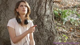 Alexa Grace tinédzser picsája forrón dörzsölődik leszbi szerelmében