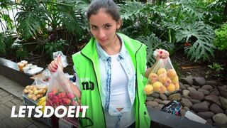 Argentin milf mary gomez arcára spriccel a forró bujálkodás után