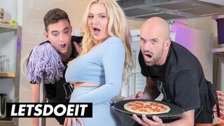 Miss Jackson forró popócska kufircolása bazinagy fallosza konyhai séfekkel