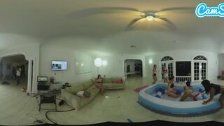 Forró fiatal latinák olajos lezbi birkózása kolosszális popsis nevelő testvéreikkel vr-ben