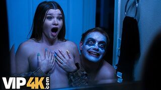 Kiki daire nyálkás köpködése a durva faszodon