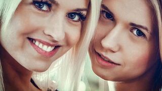 Idős szőkék forró lesbi ölelései Lena Love-val és Violette Pinkkel