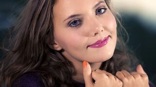 Katya Clover és Mango A forró finom ölelése