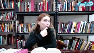 Tinédzser koleszos titokban peckezik a webkamerán tanulmányi szünetben