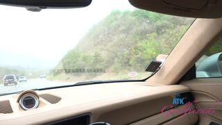 Strandrandi Nicole Luva tinédzser csajjal és forró autós oboázás pov