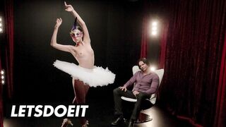 Gyöngéd fetis dugás maszkos fiatal csajjal jessica x-től