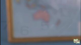 Pajkos afrikai kishölgy csábítja professzorát és izgatottan tárt kínálja ázsiai puncáját a farkára