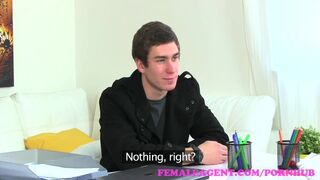 Anna Rose szűk puncáját telelövi a casting forgatás ügynök