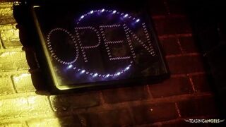 Izgató cicás öltözetben a szarva vágó afró amerikai leszopja a orbitális cerkája