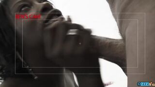 Fekete bomba milf csoportos hancúrozása fehér farkakkal popsiban és kettő behatolással