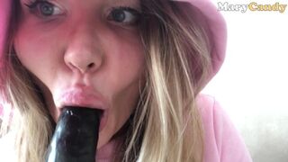 Mary candy április elseji álma: gigászi fekete farkas vágya, de csak ez járja