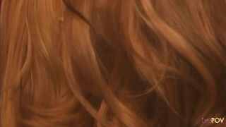 A főnökasszony megmutatja beosztottjának a helyét egy brutális lesbi orgiaorgia orgiában