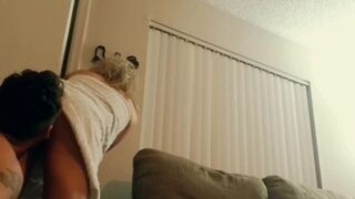 Játék éjszakája baszással és a pizzás megszakítja