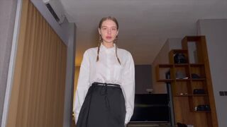 Az egyházi fősulis osztálytársam nyugtatja a farkam szopással