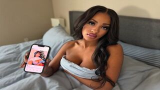 Lánytestvér legjobb kurvája rájött, hogy neki rángatom, és engedte, hogy megdugjam