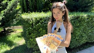 Mennyiért egyeztet be egy orosz fiatal kis csaj csoportos dugásba?