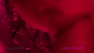 Lana cohen a zuhany alatt cumizza és megbassza, arcára spriccelnek