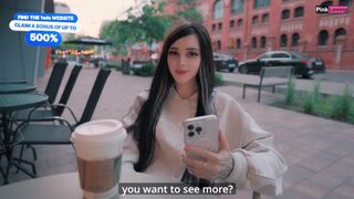 Forró fiatal masztizik a kávézóban és az utcán, közterületen cidázik nagyot