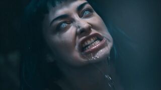 Vadító Kék Hajú Punk Szuka Átváltozása - Jewelz Blu a Parasited Csatornán Vadul Mag Numb-bal