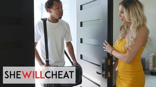 Szexi MILF nagyméretű kukit kap profi módra a She Will Cheat csatornán